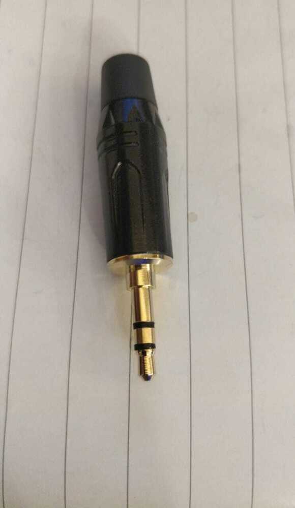 3.5 MM STEREO PLUG METAL BOOT