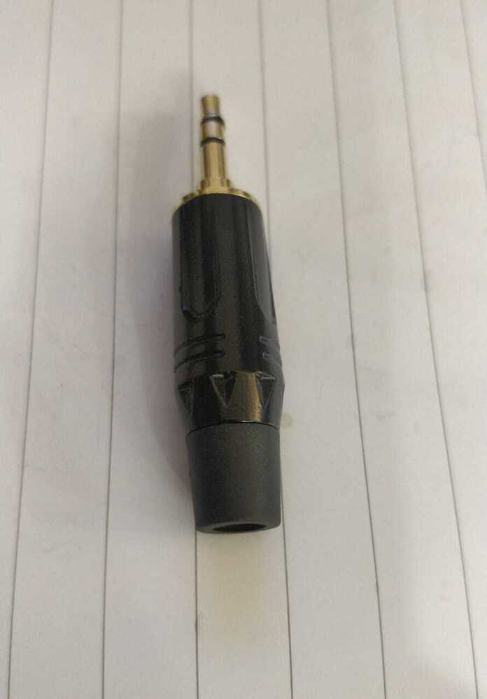 3.5 MM STEREO PLUG METAL BOOT