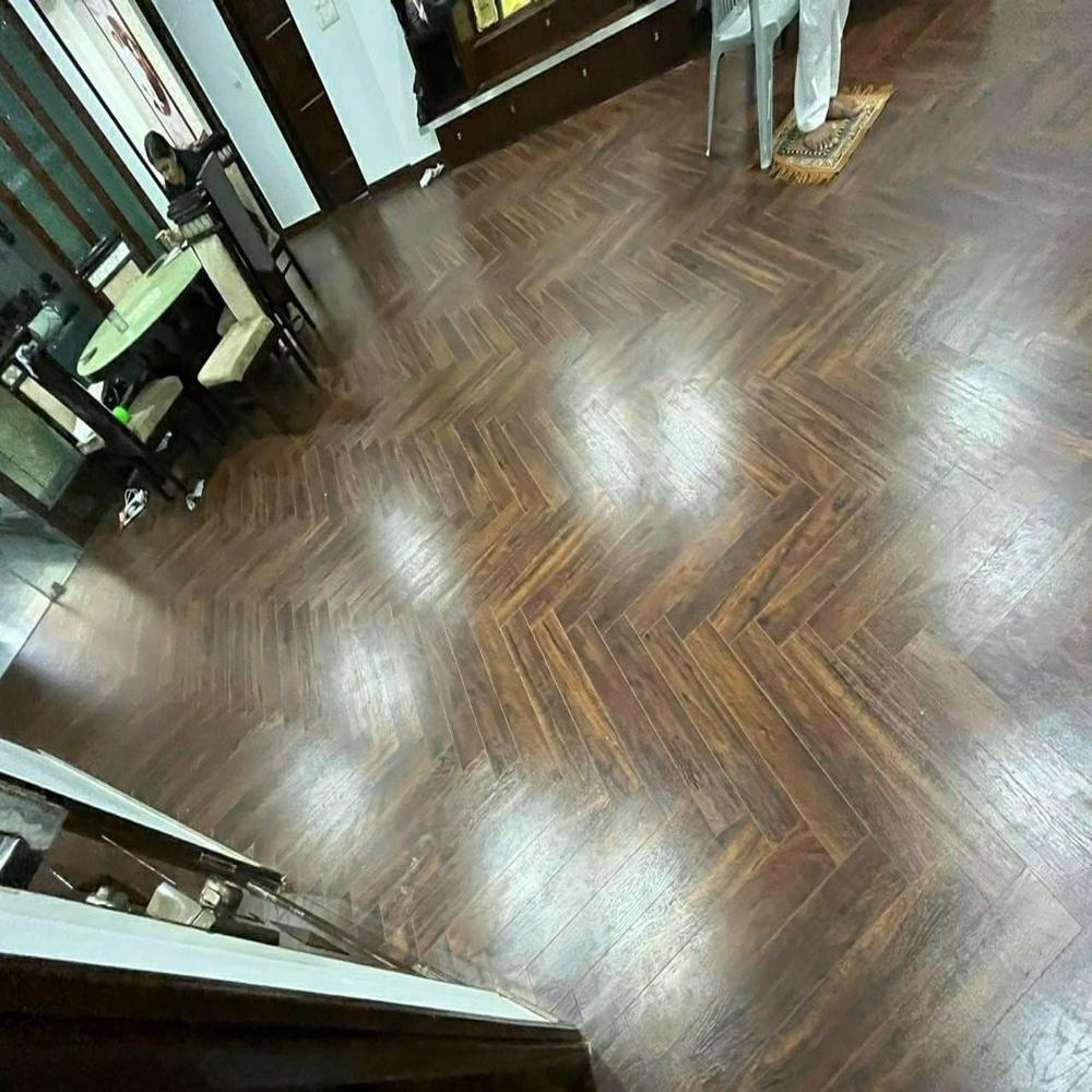 WODDEN FLOORING (HERRINGBONE)