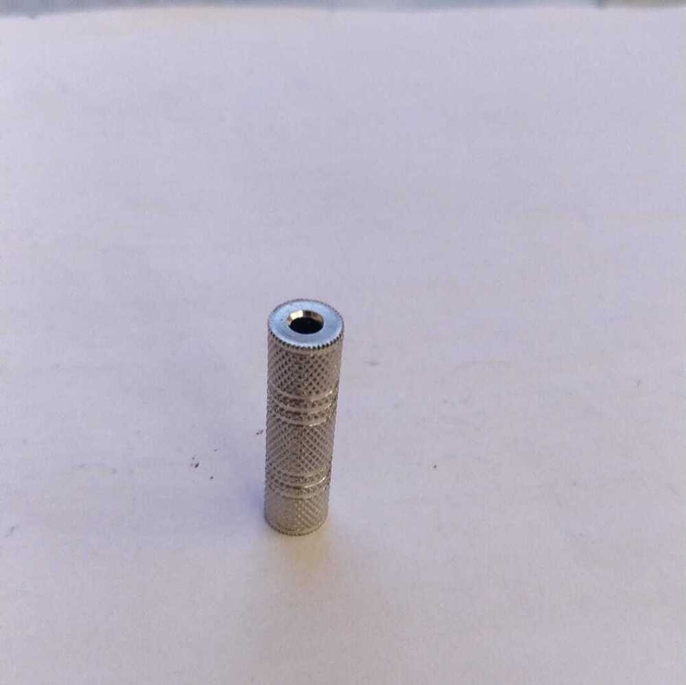 Stereo Jointer Metal - Standard 3.5mm Jack , Prevents Ground Loops, Electrical Isolation, Noise Reduction, Impedance Compatibility