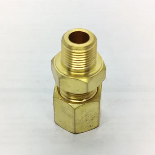 Brass Male Union - Color: Golden