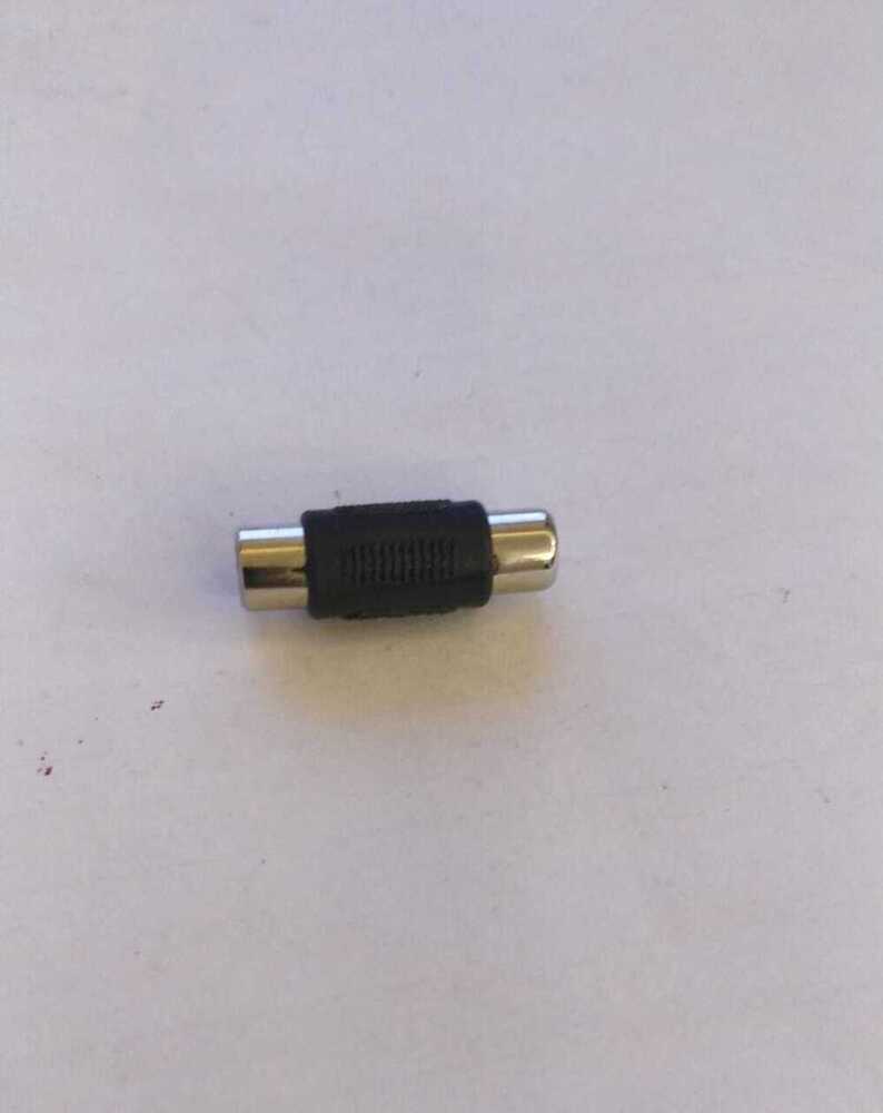 1 Rca Jointer - Plastic, Female Connector , Prevents Ground Loops And Voltage Spikes, Improves Noise Reduction And Signal Integrity