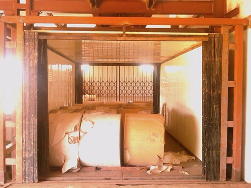 गुड्स एलीवेटर्स