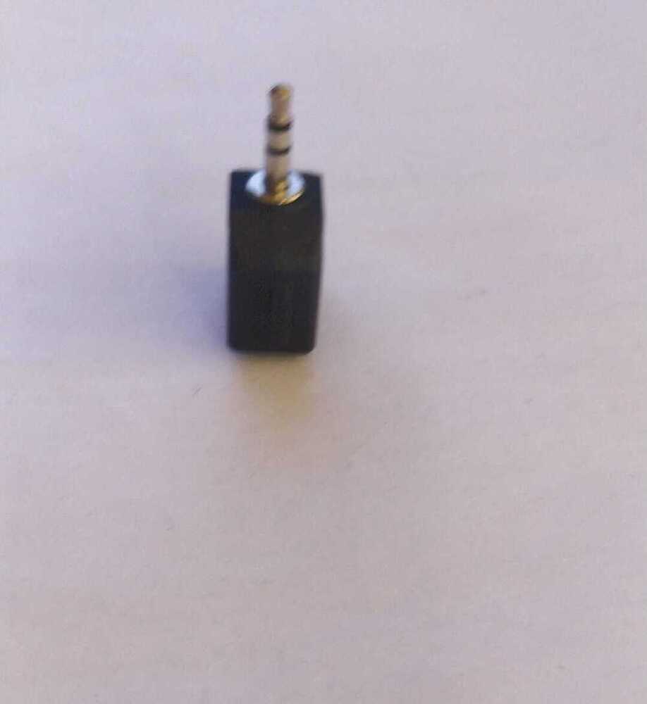 6.35mm Stereo Plug To 2 3.5mm Jack - Metal Build, 6.35mm & 2x3.5mm Height, Black & Silver Design | Ideal For Industrial Audio Signal Splitting