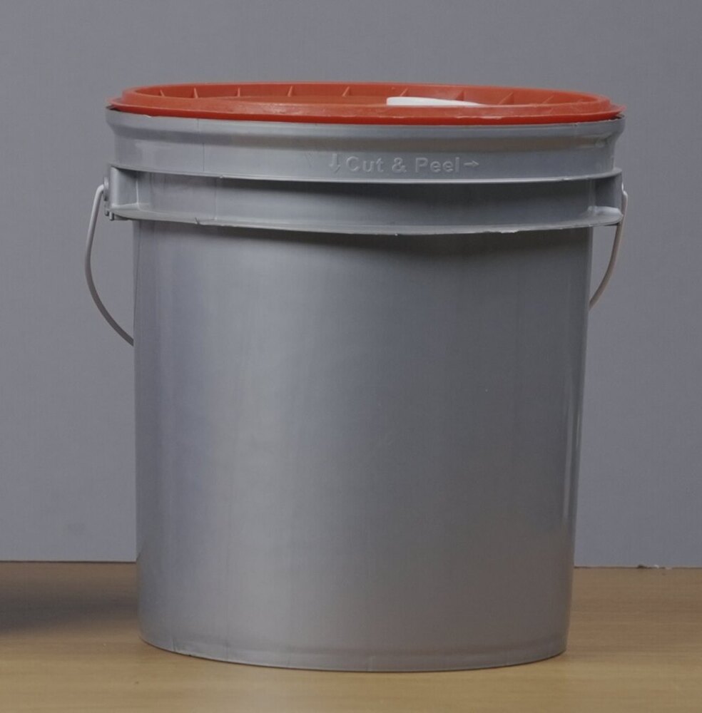 7.5 Ltr Container Oile - Color: Milky White
