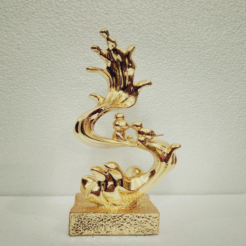 Birds Trophy - Color: Golden