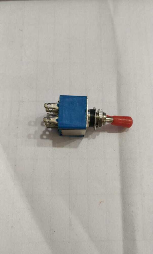 TOGGLE 6 PIN MINI ON-OFF