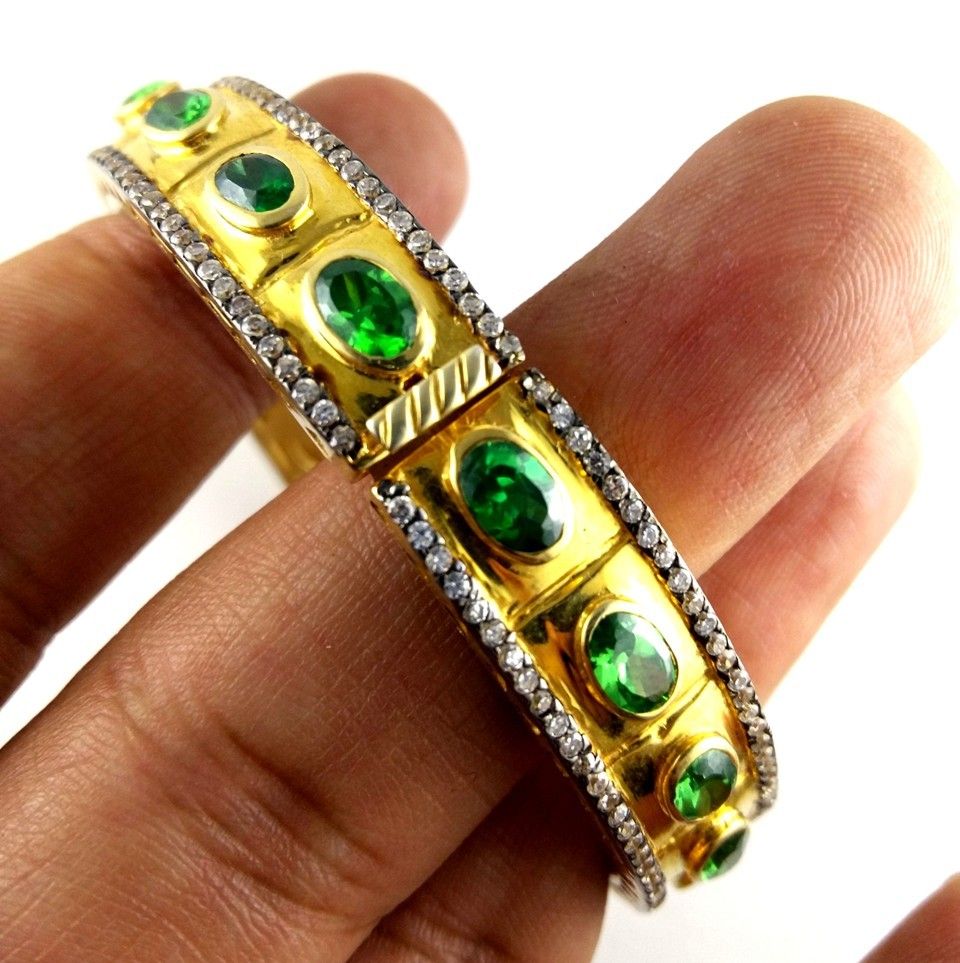 Fine Emerald Bangle - Color: Golden