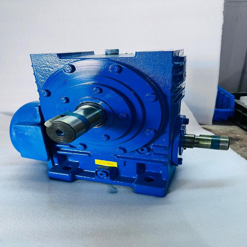 Nu Worm Gear Box - Steel, Standard Size, Blue | Industrial Usage, 220-240 Volt Compatibility, Customizable Options Available