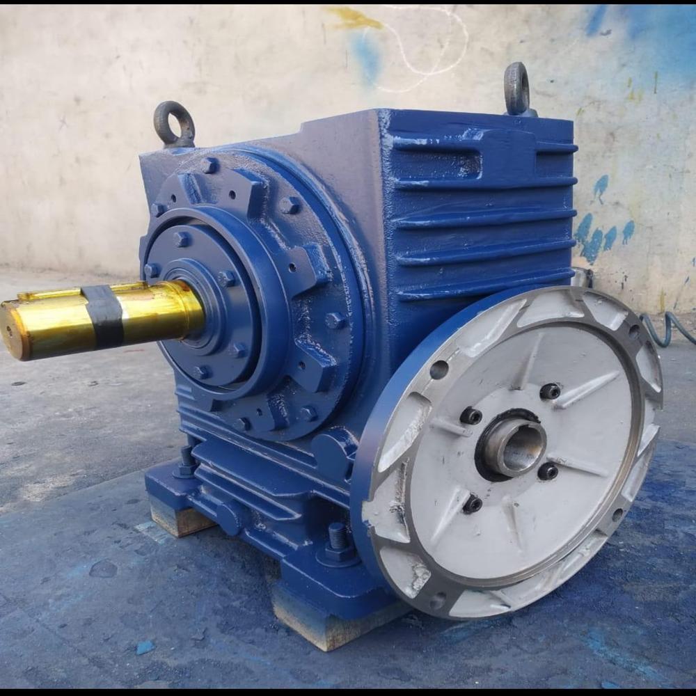 Nu Worm Gear Box - Steel, Standard Size, Blue | Industrial Usage, 220-240 Volt Compatibility, Customizable Options Available