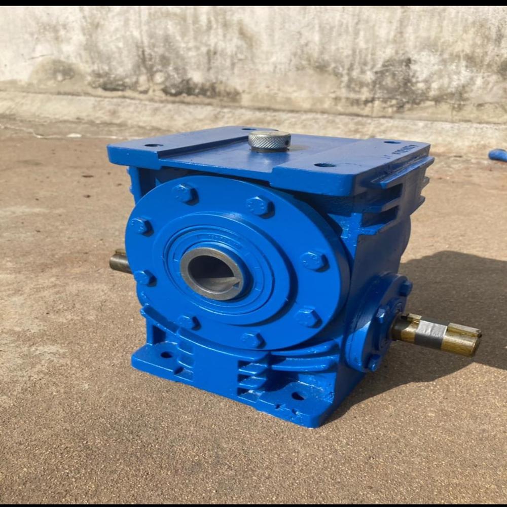 Nu Worm Gear Box - Steel, Standard Size, Blue | Industrial Usage, 220-240 Volt Compatibility, Customizable Options Available