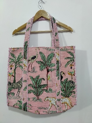 Quilted tote bag