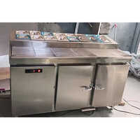 Pizza Makeline Machine - Automatic Grade: Semi Automatic