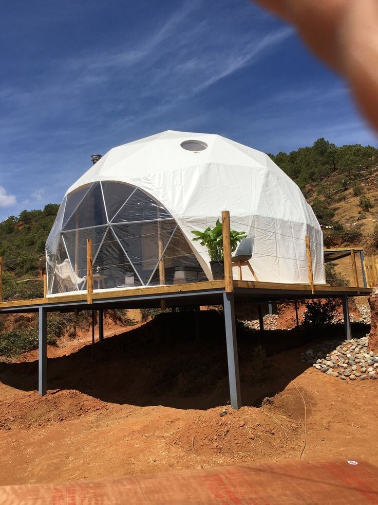 Geodesic dome house