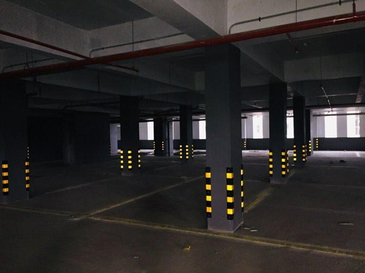 Rubber Corner Guard - Color: Black & Yellow