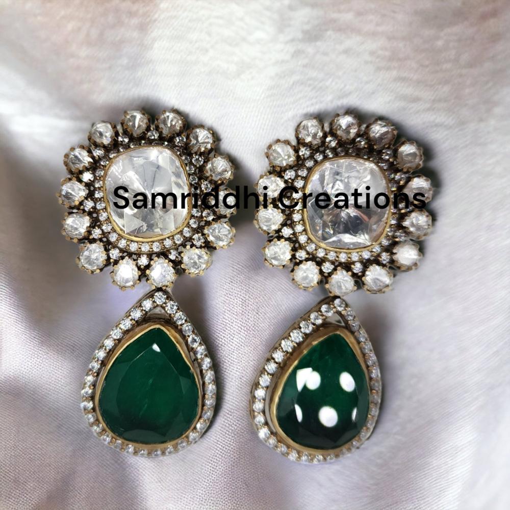 Emerald Dangle Earrings - Design: Solitaire