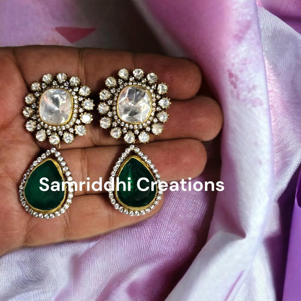 Emerald Dangle Earrings - Design: Solitaire