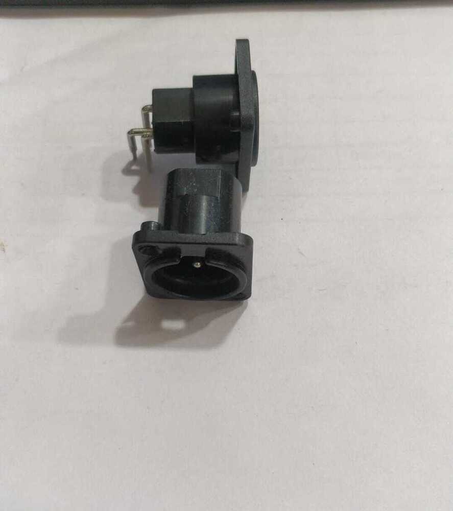 XLR MALE SOCKET RIGHT ANGLE