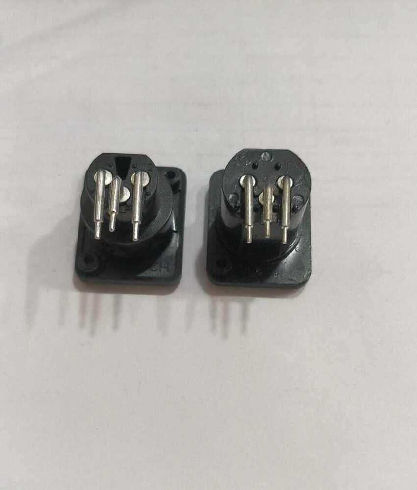 XLR MALE SOCKET RIGHT ANGLE