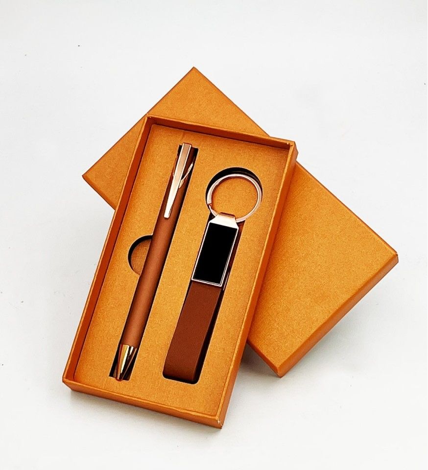 2 In 1 Gift Set - Rectangular Leather Items | High-quality Leather, Elegant Design, Perfect For Any Occasion