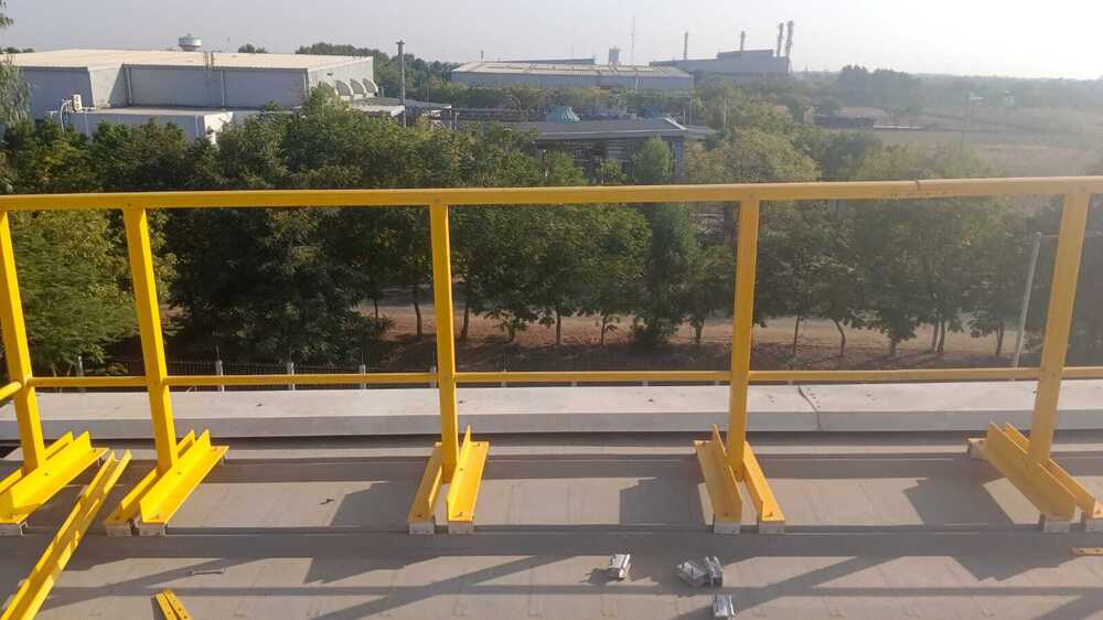 Frp Handrail - Durable & Lightweight, Slip-resistant Surface | Customizable Design, Impact Resistant, 10-year Warranty, Low-maintenance Solution