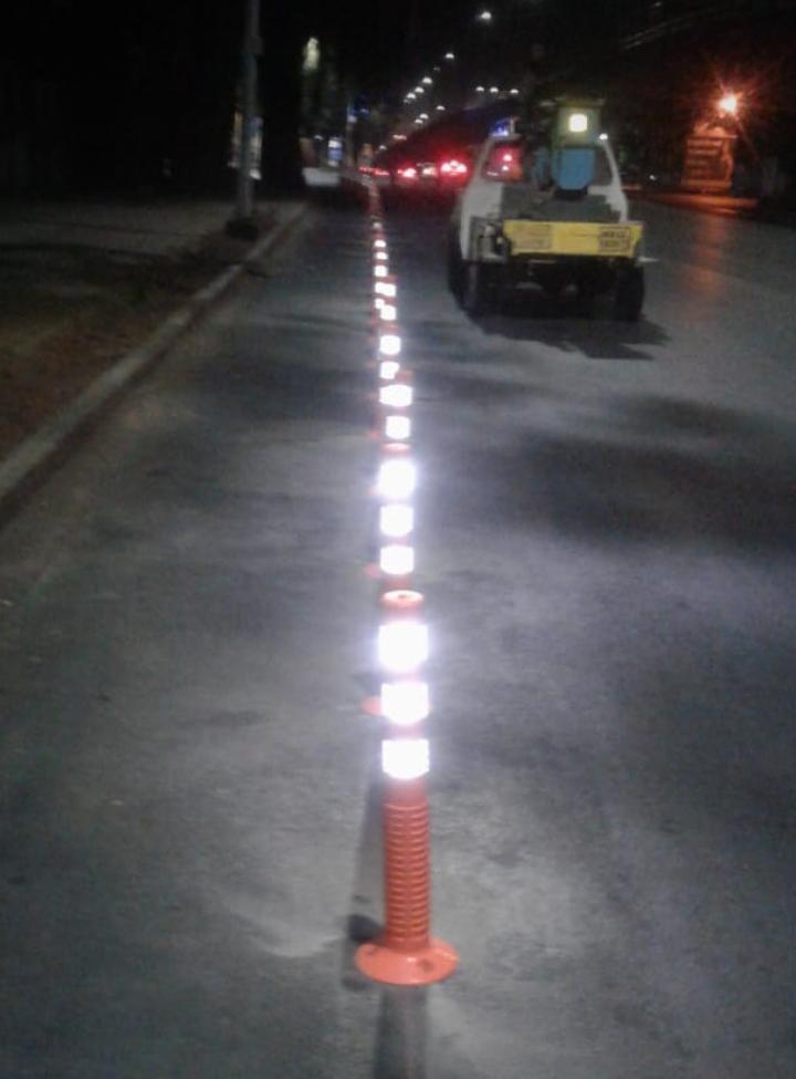 Flexible Spring Post - Color: Orange
