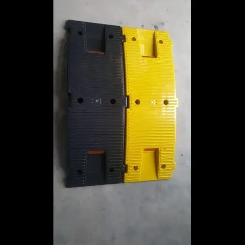 500 Mm Plastic Speed Breaker - Color: Black & Yellow
