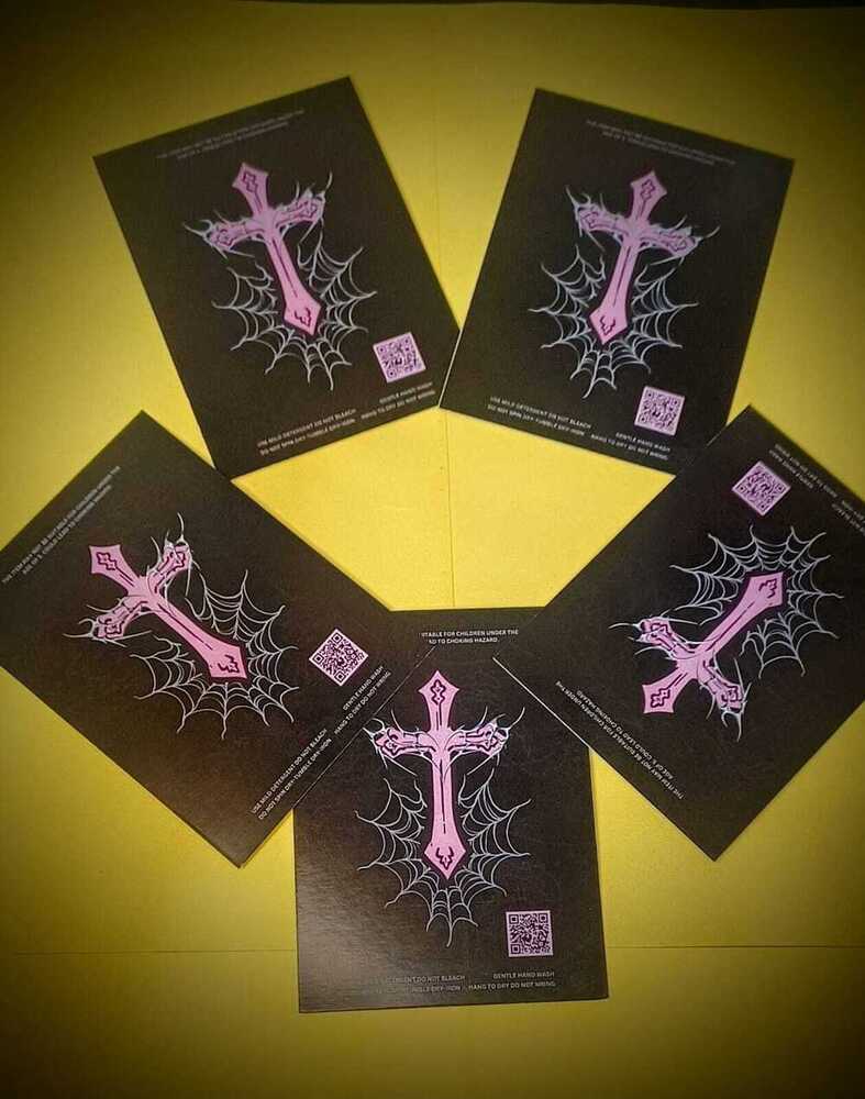 Printed Hang Tags - Color: Black And Pink