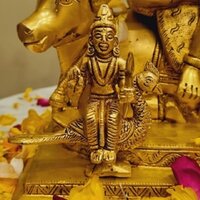 Brass Shiv Parivar Sculpture | Ideal for Devotional Homes & Temples | Premium Brass Shiv Parivar Murti ( Yellow, 9.5 inch)