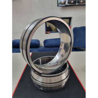 22213 Cck W33 Spherical Roller Bearing - Color: Sliver