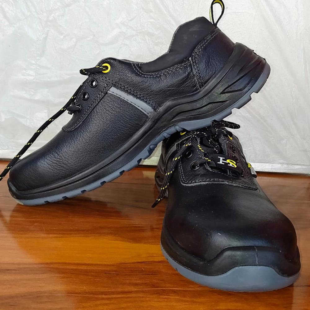 Double Density Polyurethane, Oil & FuelResistant, Anti-static Safety shoe HS-801