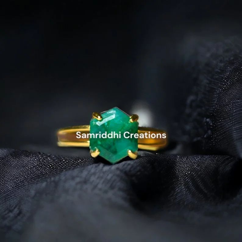 Natural Emerald Ring - 4.800 Grams 925 Sterling Silver, 8mm Genuine Natural Emerald , Handcrafted For Sensitive Skin Comfort