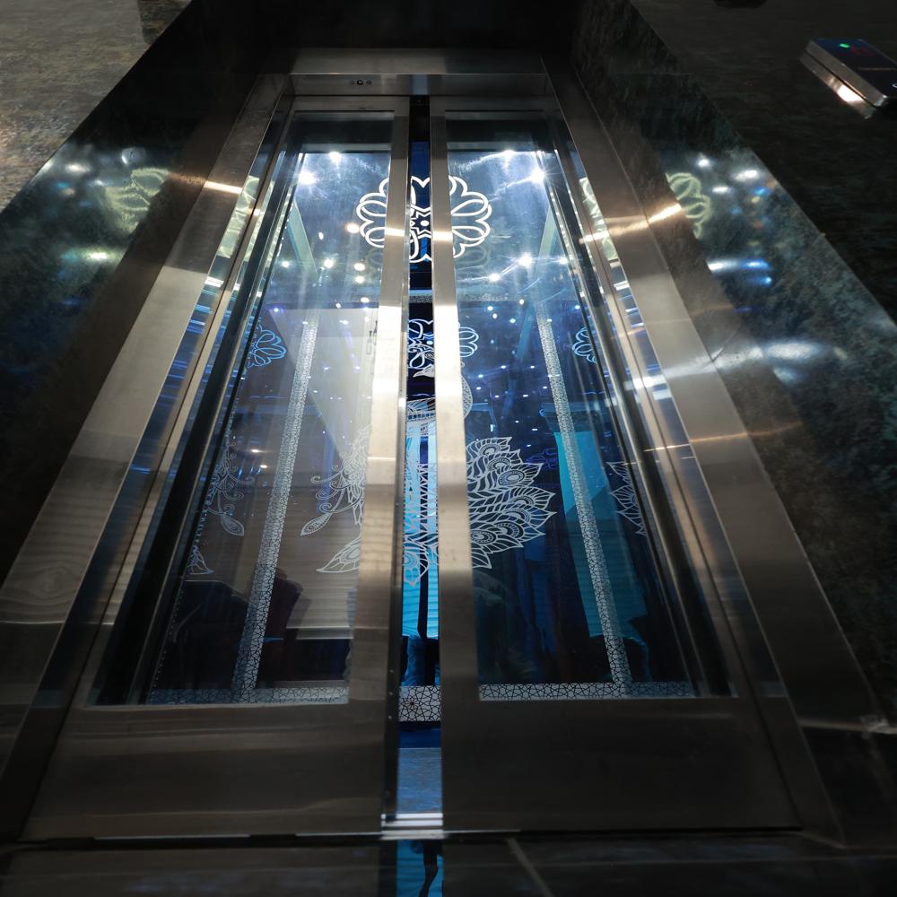 Passenger Home Lift - Machine Roomless, 1300x1300 Mm, 408 Kg | Elegant Blue Mirror Finish, Rfid Access, Whisper-quiet, Energy-efficient