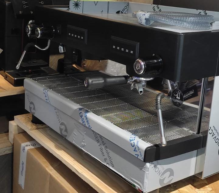 Coffee Machine Expresso - Color: Black