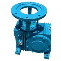 Vertical Reduction Gear Box - Cast Iron, Blue Color, Worm Gearing With Helical Gears , Durable Forged Design For Industrial Applications