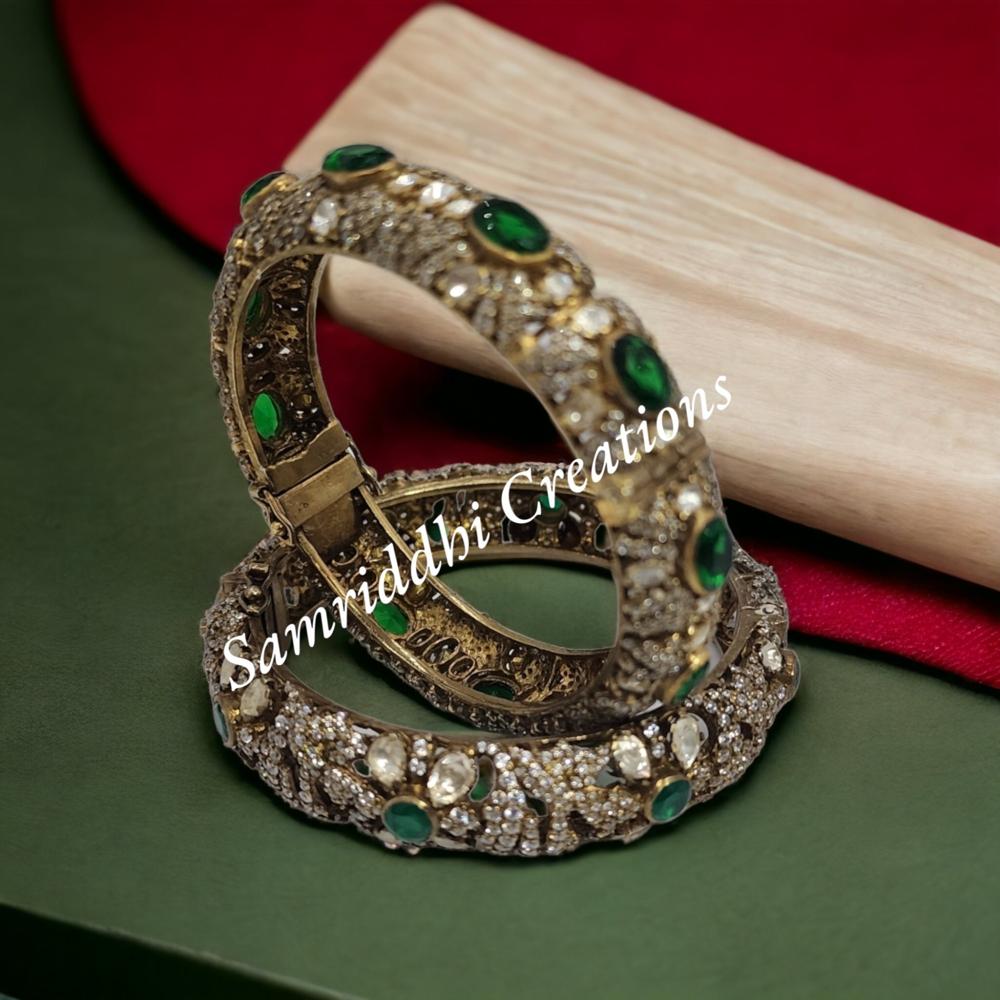 Emerald Bangle - Gender: Women