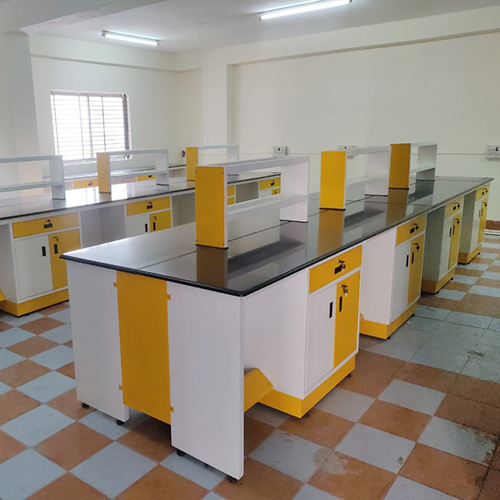 Center Table - Color: Green