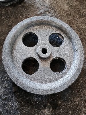 Pully for industrial use