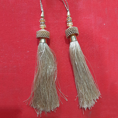 सलेटी लटकन टैसल