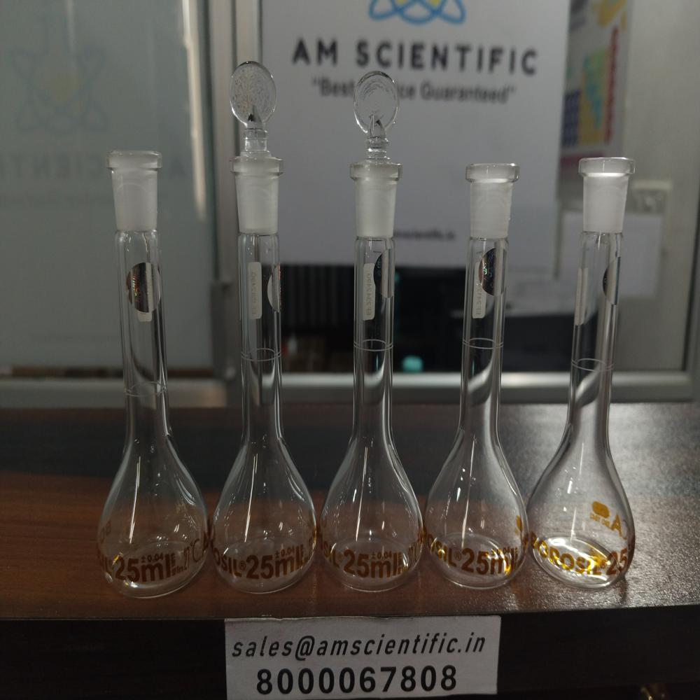 Volumetric Flasks Class A, Narrow Mouth, Clear, With Individual Calibration Certificate - Color: Transparent