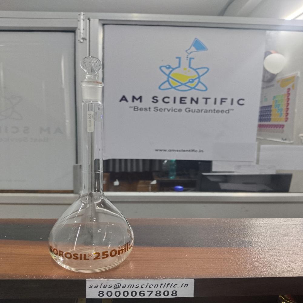 Volumetric Flasks Class A, Narrow Mouth, Clear, With Individual Calibration Certificate - Color: Transparent