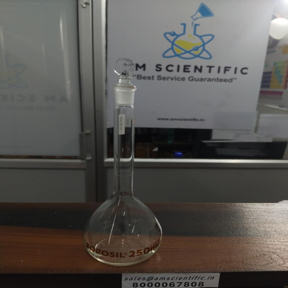 Volumetric Flasks Class A, Narrow Mouth, Clear, With Individual Calibration Certificate - Color: Transparent