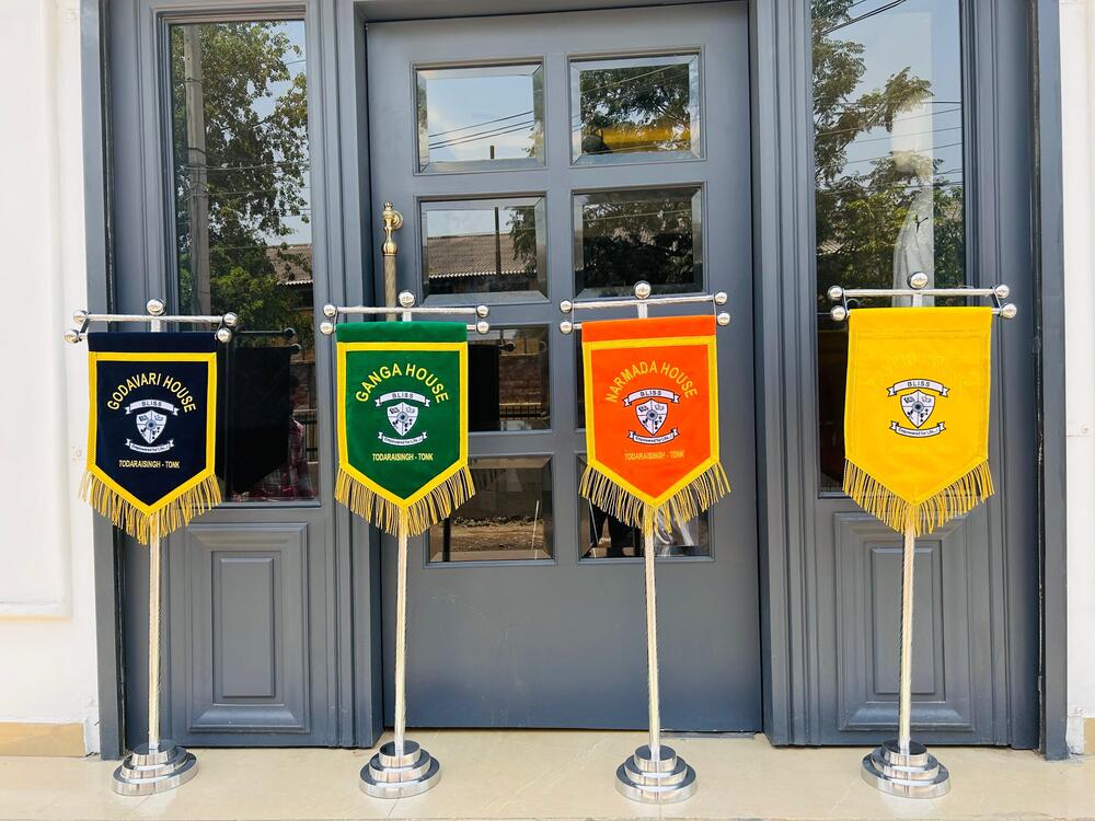 school t flags