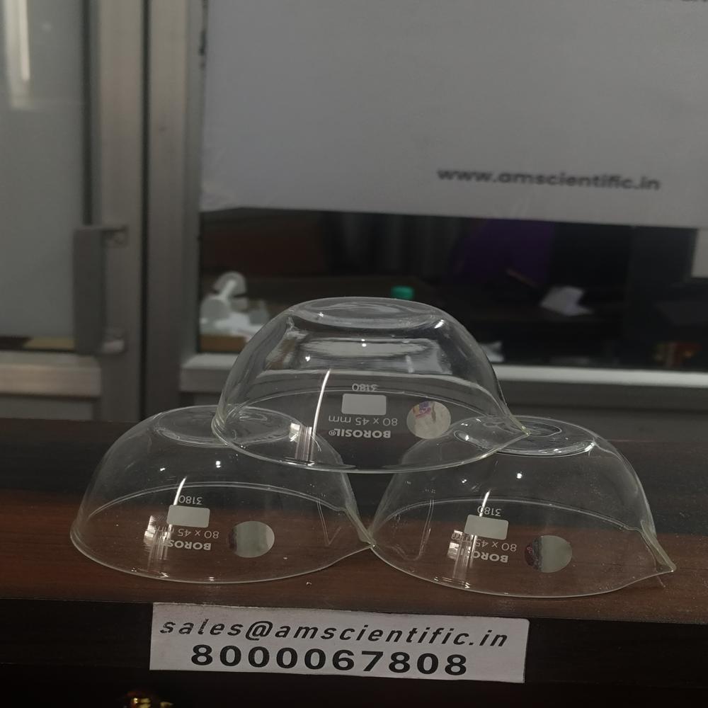 Flat Bottom Evaporating Dishes With Spout - Color: Transparent