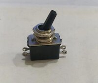 TOGGLE 2 AMP SPDT 4 PIN