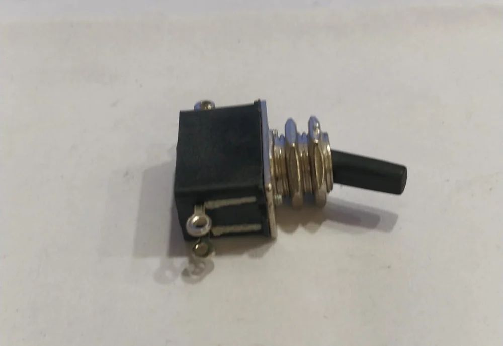 Toggle Switch 2 Amp Spdt 4 Pin
