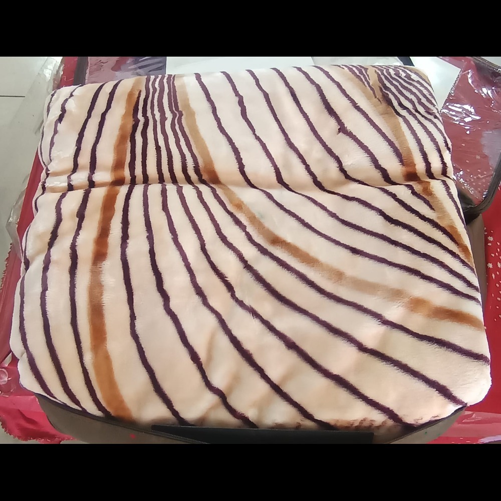 Sarla Important Blanket - Age Group: Adults