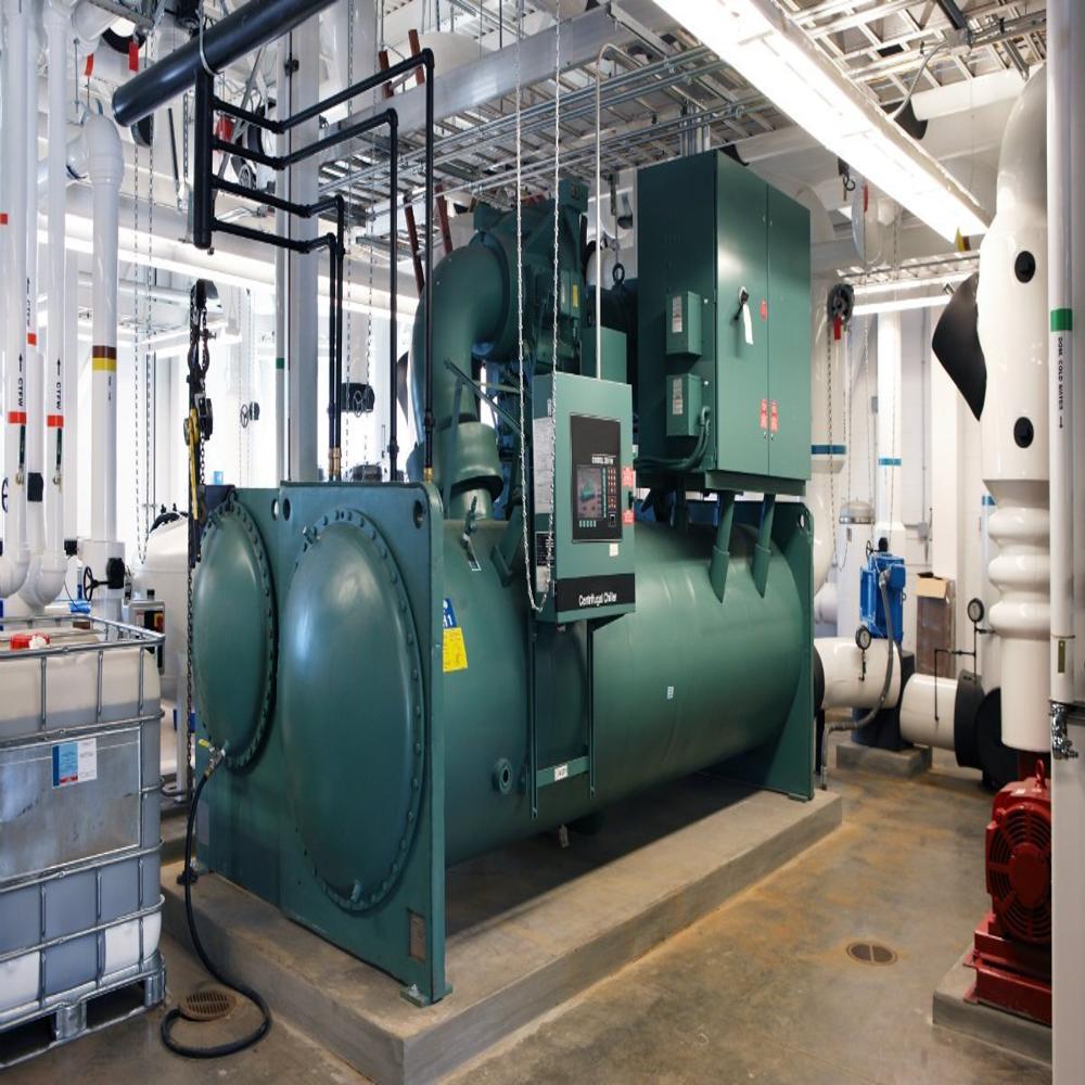 Chiller Hvac - Color: White And Grey