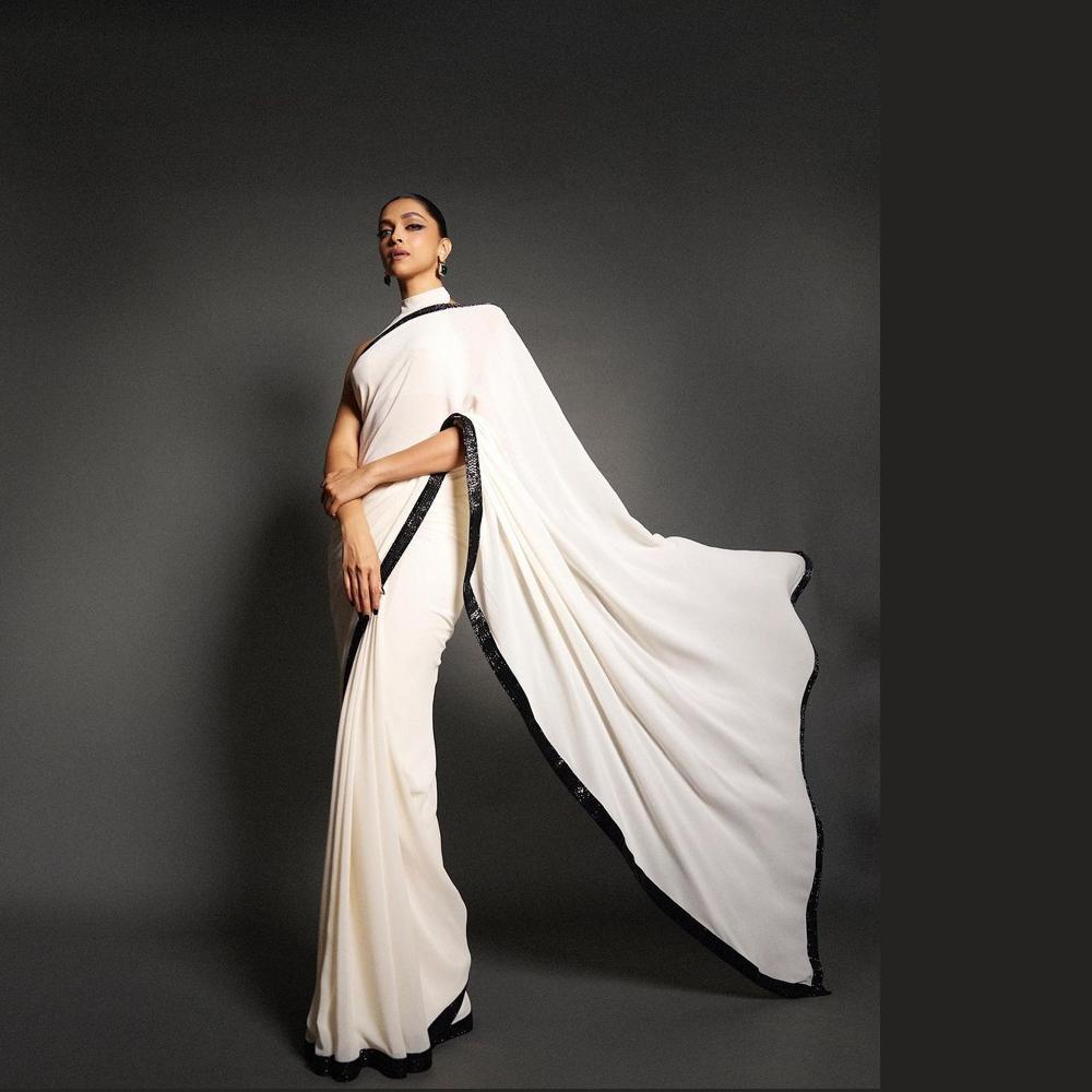 Designer White PArty Wear LAtest Exclusive Saree With Blouse Fancy Border