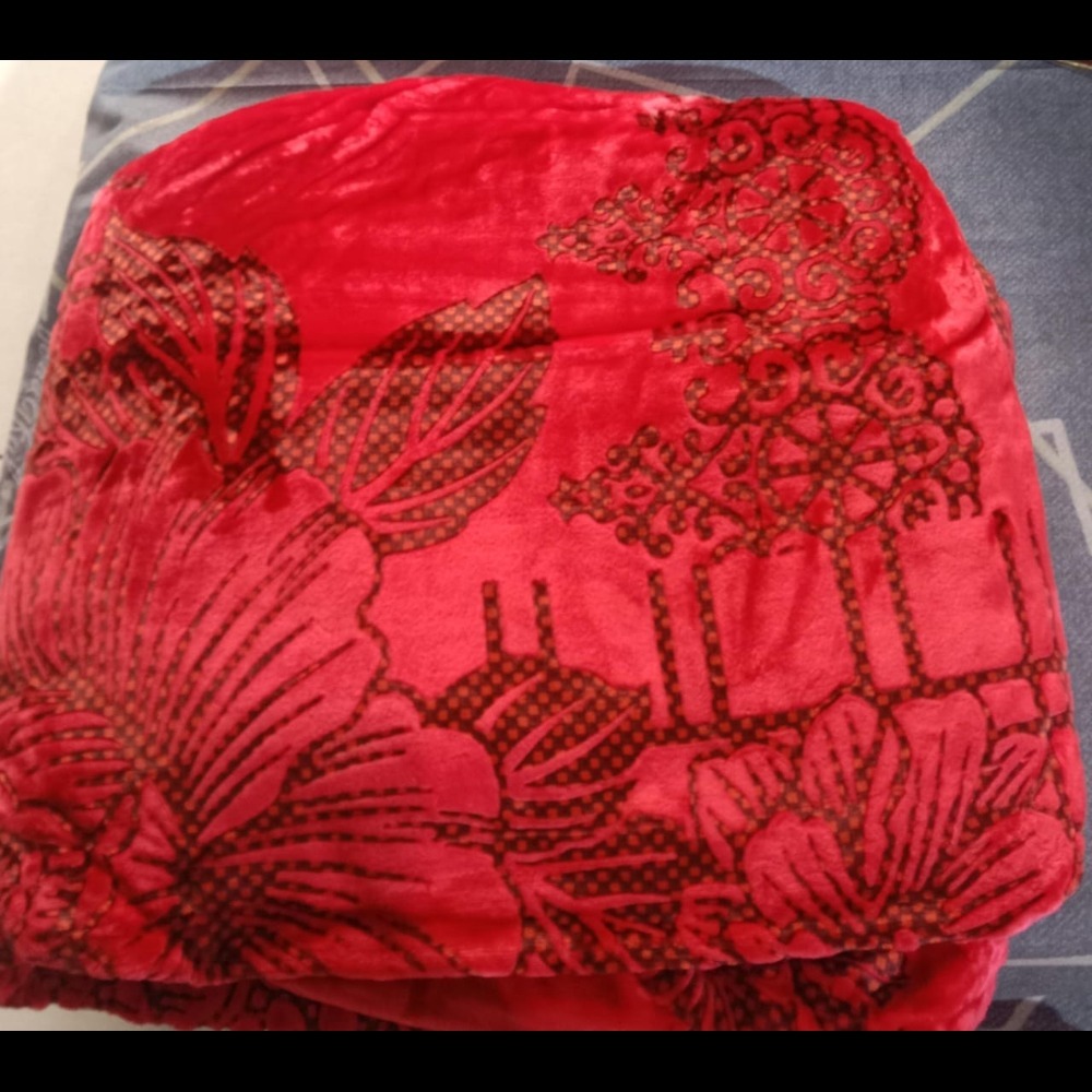 SOPHIA SOFT PRIMIUM BLANKET